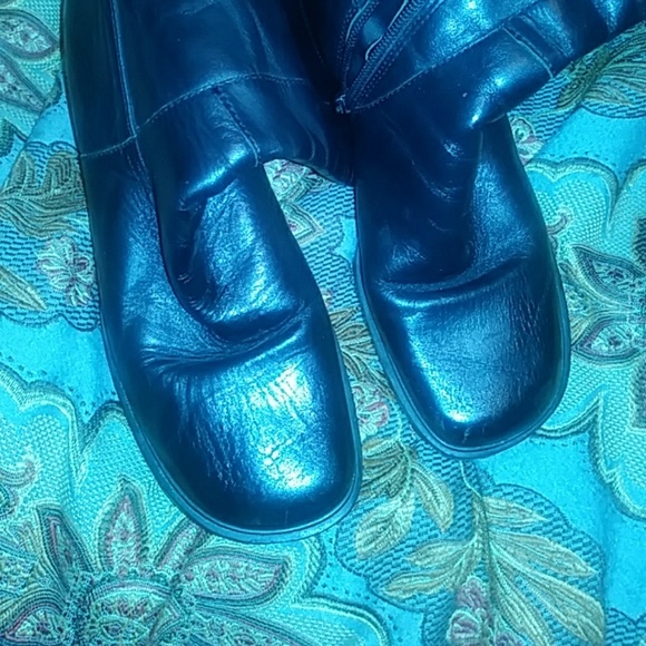 Leather Boot - Picture 2 of 4